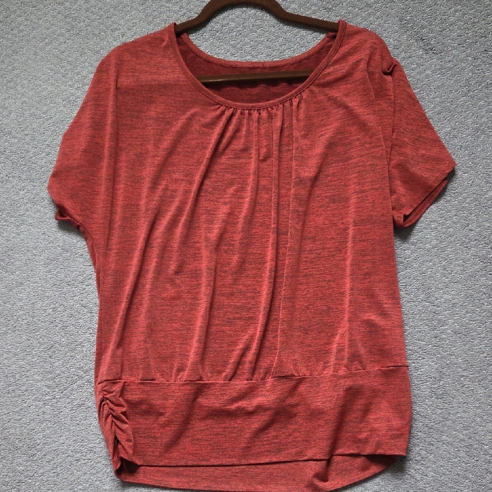 Women’s Red Short-Sleeve Gathered Hem Top